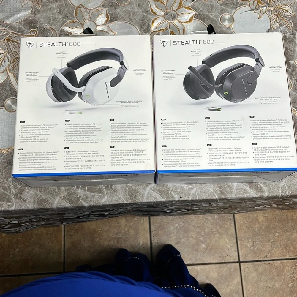 Stealth 600 Wireless Gaming Headset - Black and White